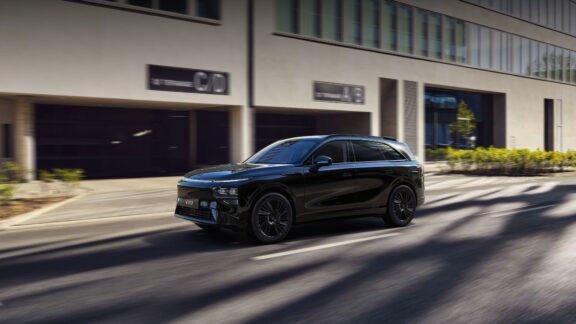 c526e49eccfd4aa0a56870b85c77f648-1